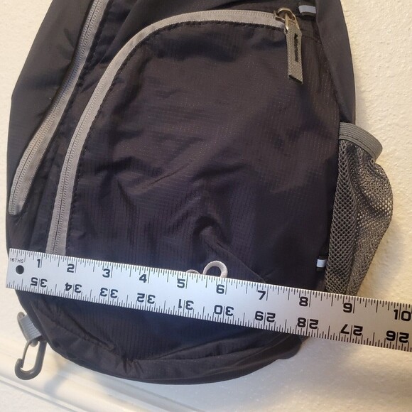 Waterfly Sling Pack - Black Gray Adjustable Strap Pockets Zippered NWT - Picture 7 of 16